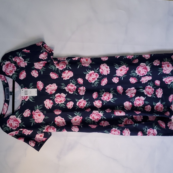 Karen Scott Dresses & Skirts - NWT - Karen Scott Floral T-Shirt Dress
